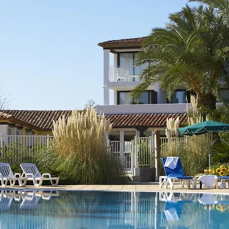 Sowell Residences Les Perles Du Golfe De Saint-tropez 4* 그리모