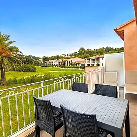 Sowell Residences Les Perles Du Golfe De Saint-tropez Lägenhetshotell Grimaud