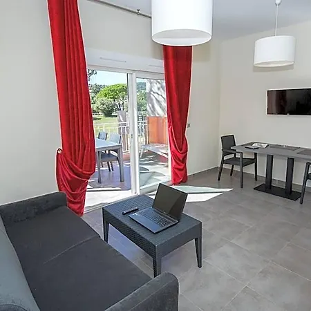 Sowell Residences Les Perles Du Golfe De Saint-tropez Lägenhetshotell Grimaud