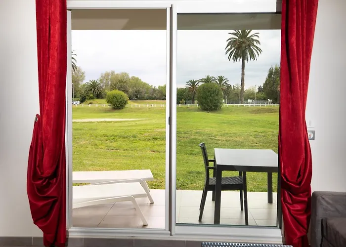 Apartmanhotel Sowell Residences Les Perles Du Golfe De Saint-tropez 4*